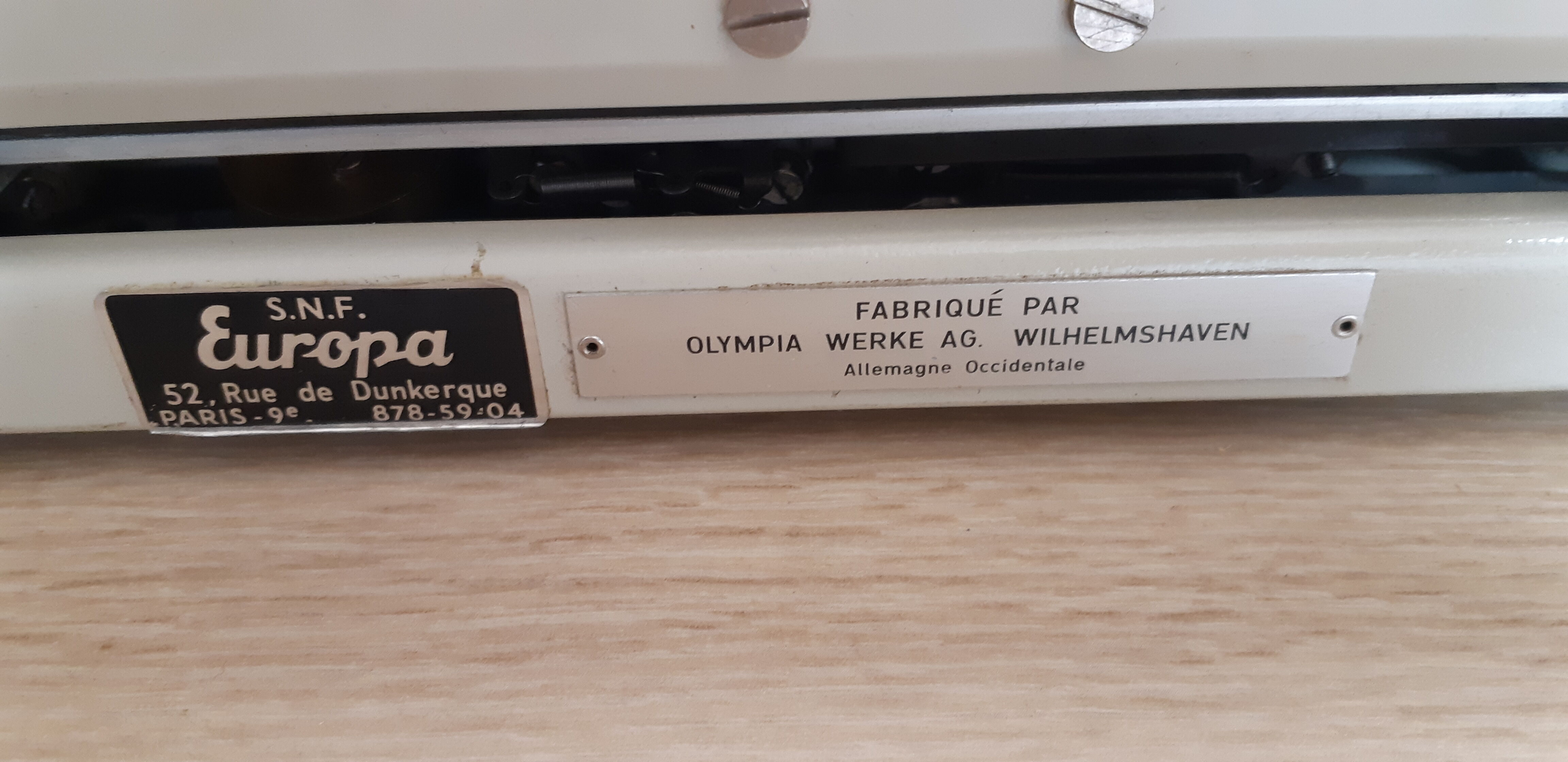 Functional Olympia Splendid 66 typewriter