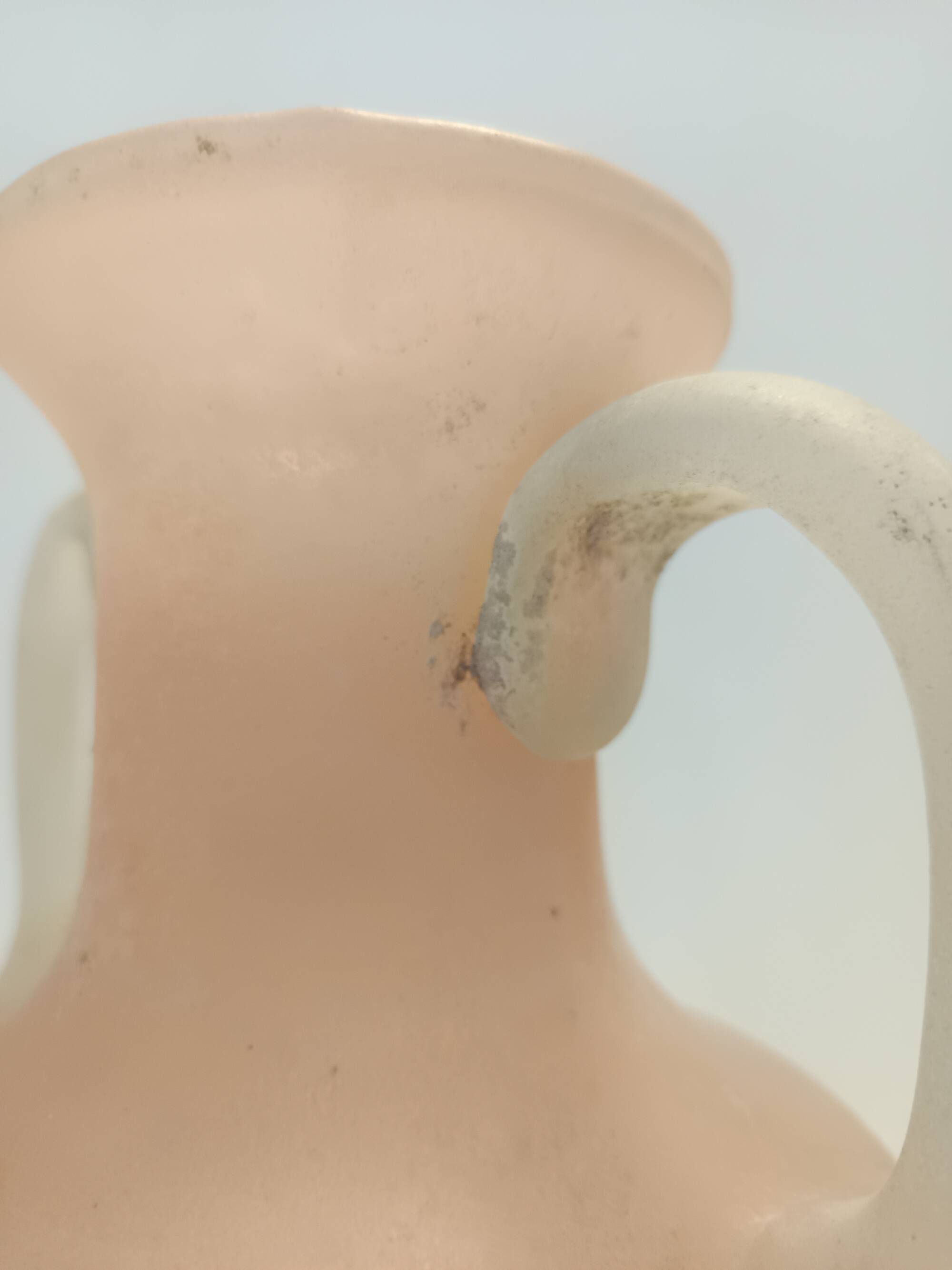 Peach Pink and White Scavo Glass Amphora Vase attr. to Seguso, Italy