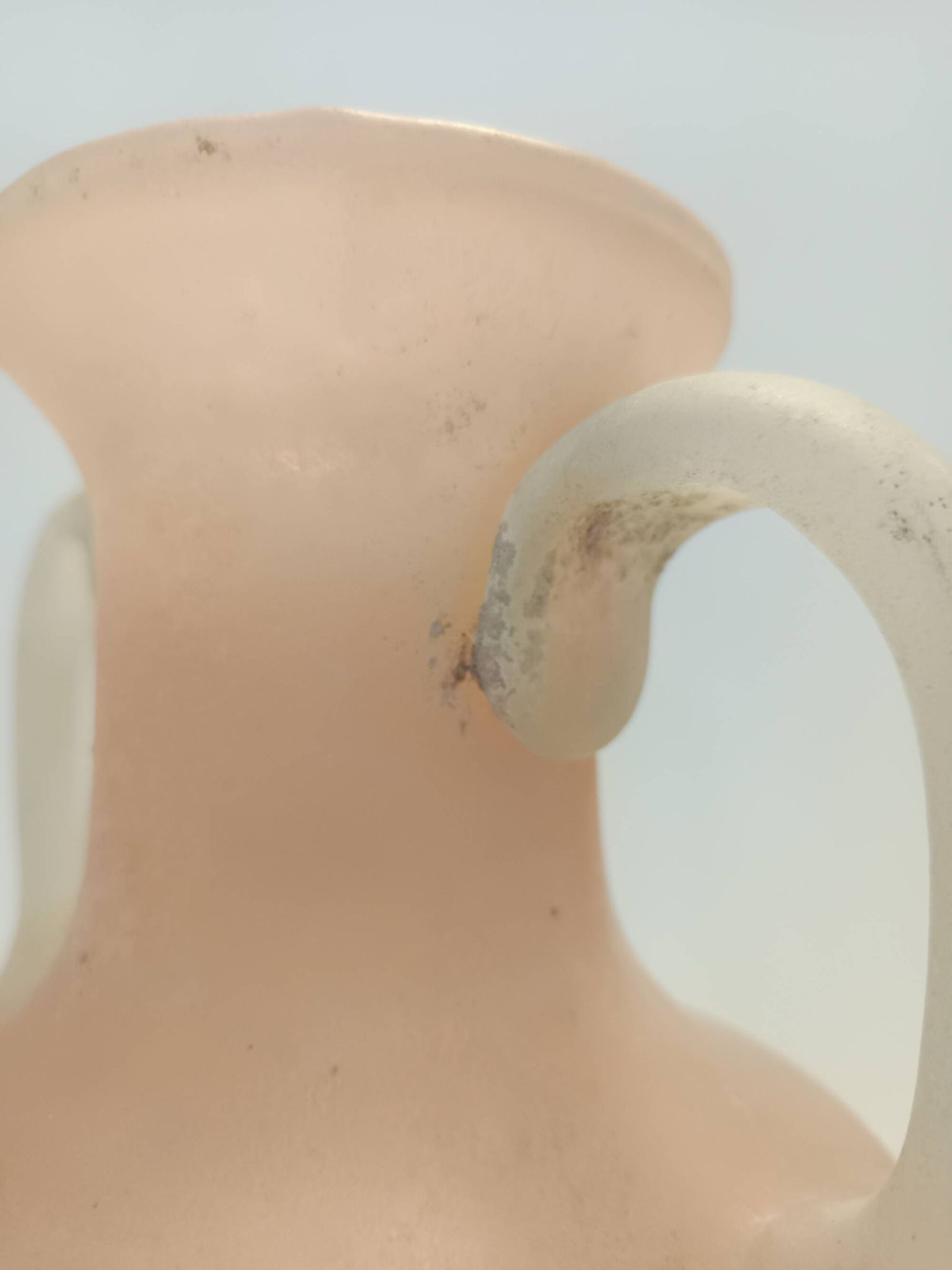 Peach Pink and White Scavo Glass Amphora Vase attr. to Seguso, Italy