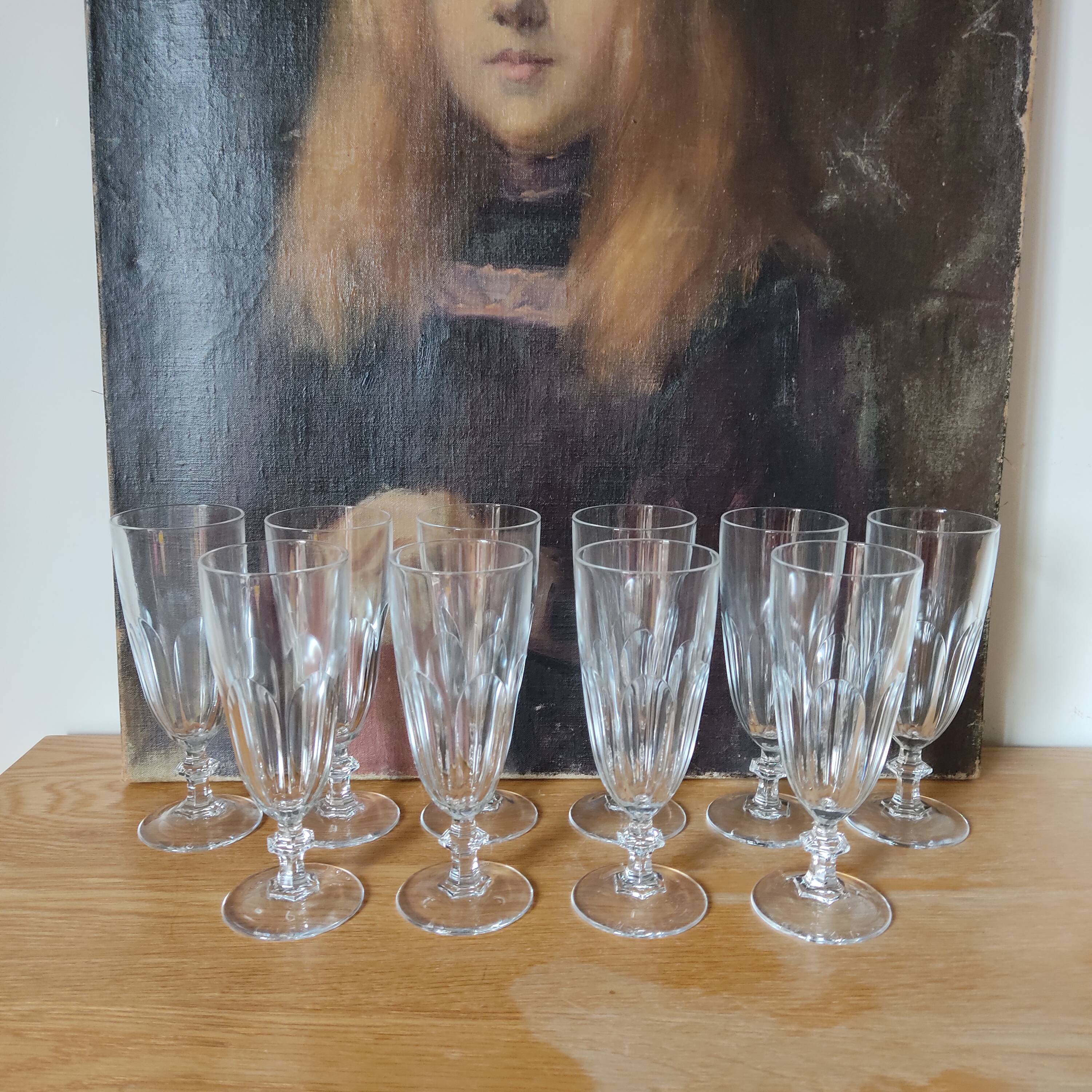 10 crystal flutes