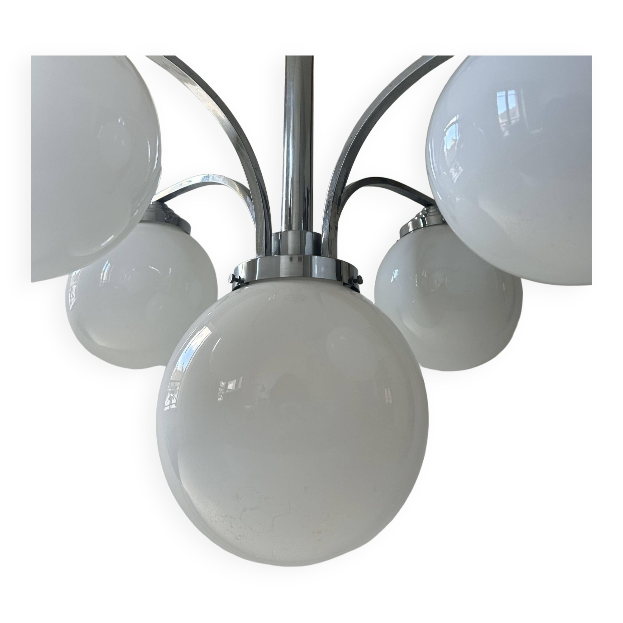 Lustre moderniste art déco, métal chromé et opaline, France 1930