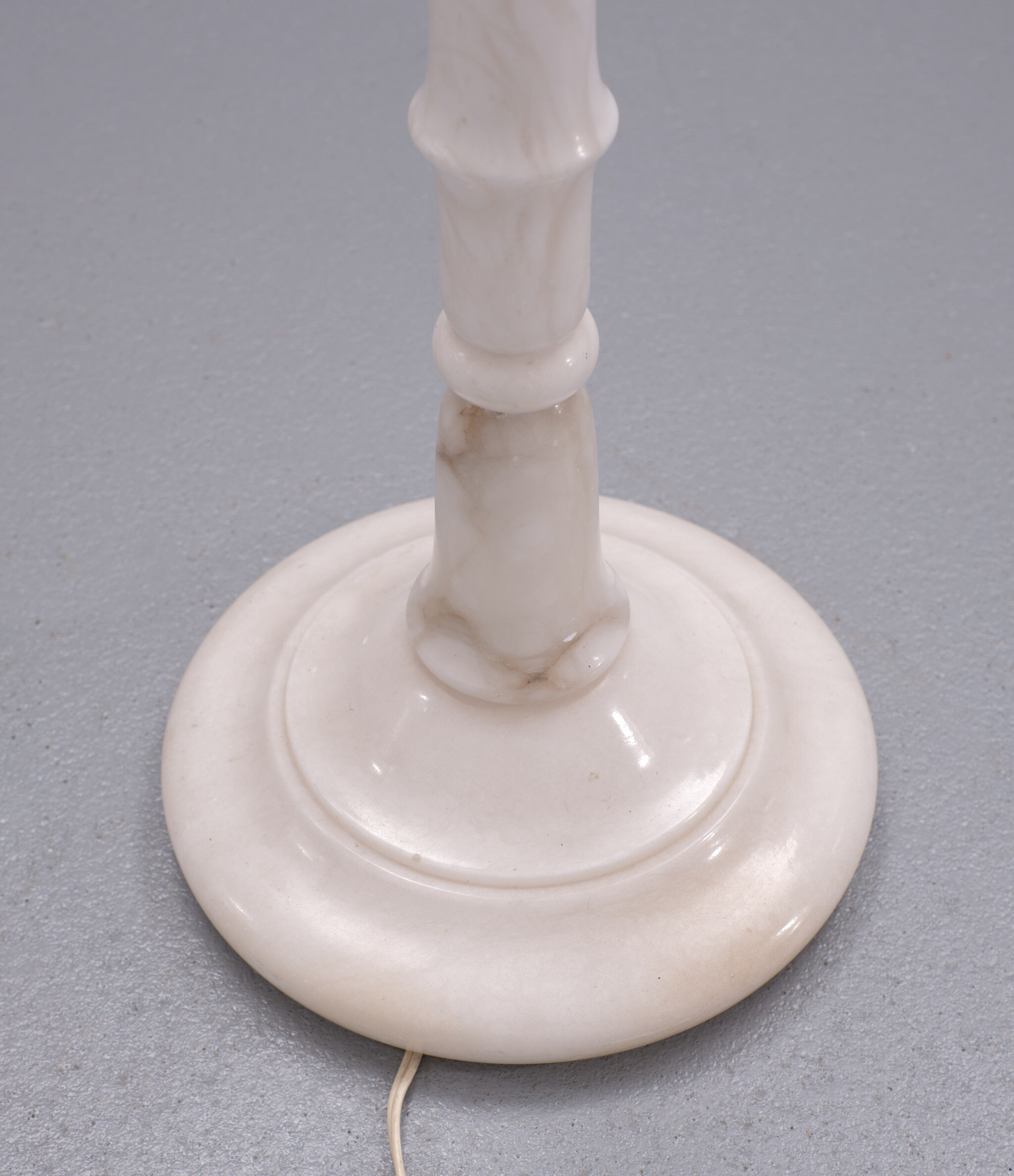 White Marble floor lamp Regency Italy 1970s