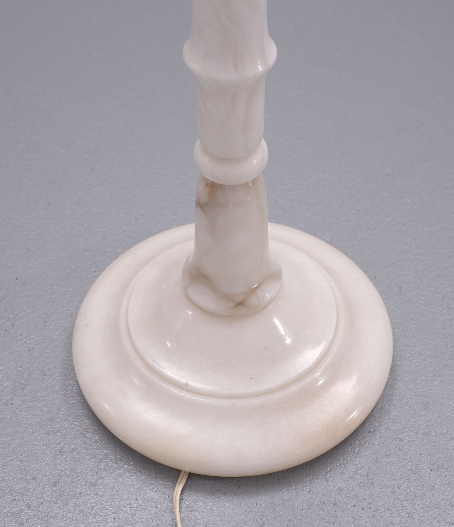 White Marble floor lamp Regency Italy 1970s