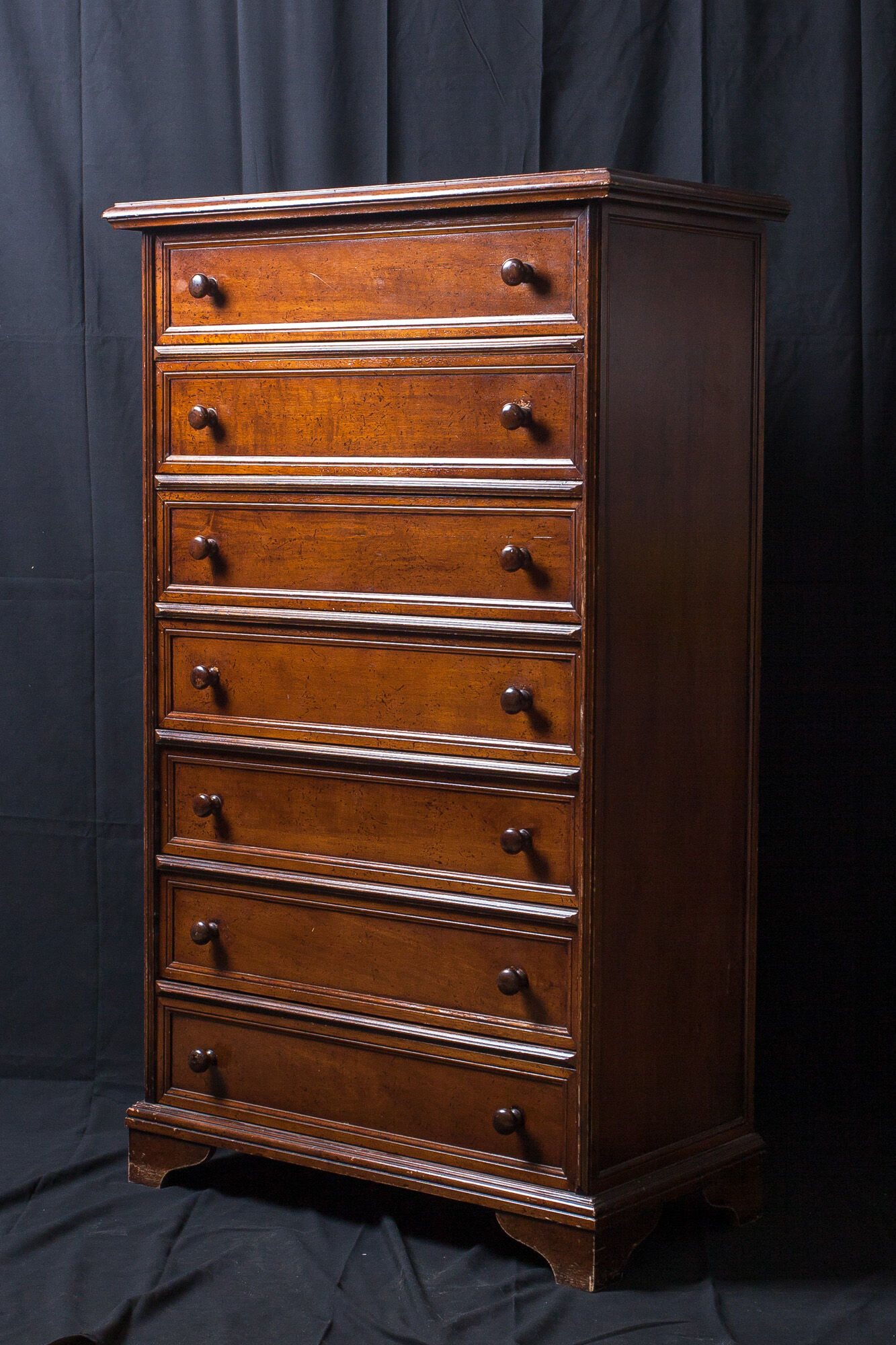 Solid wood semainier