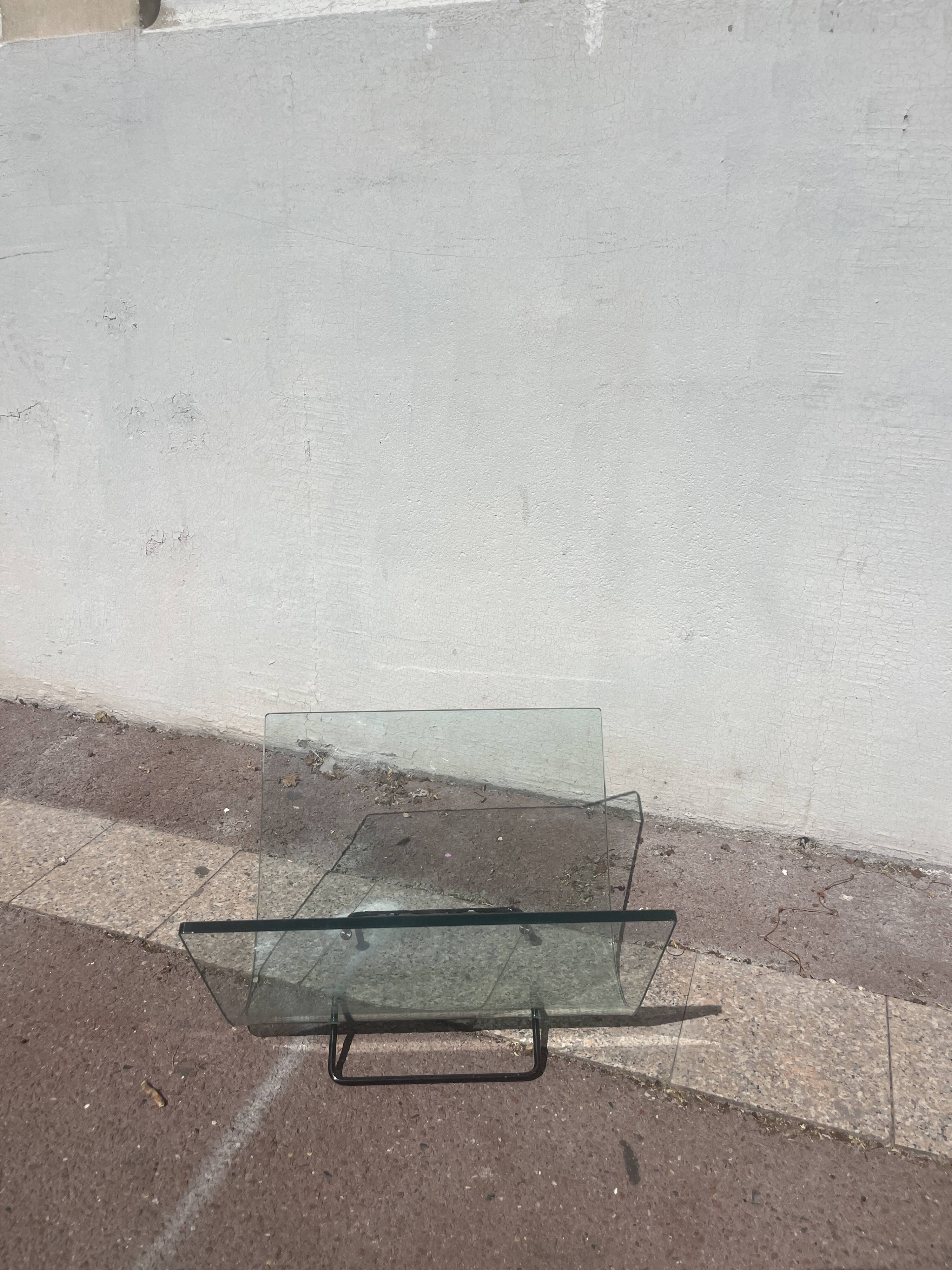 Post-modern Italian magazine rack FIAM glass and metal