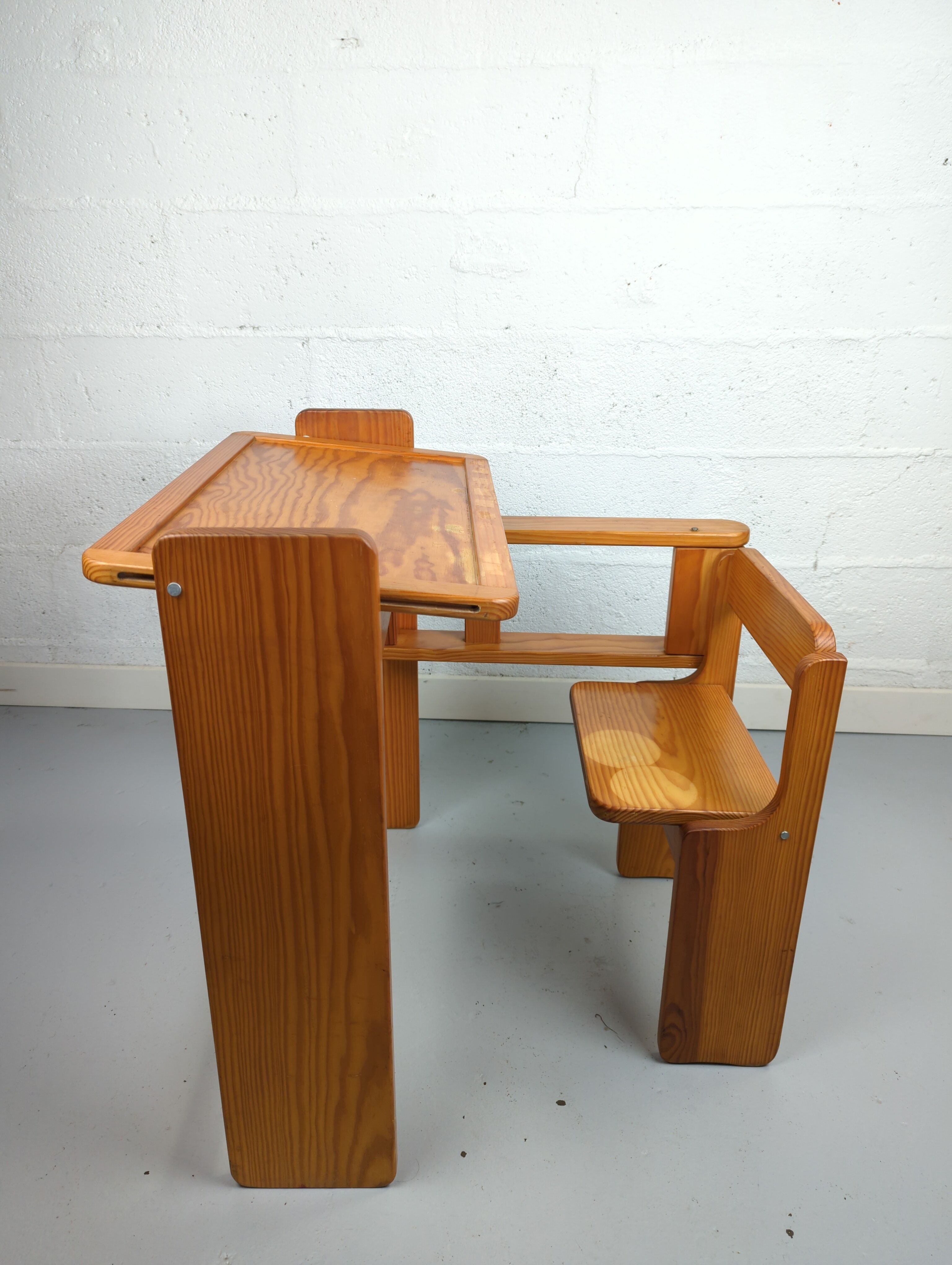 Foldable children's desk in pine 1970