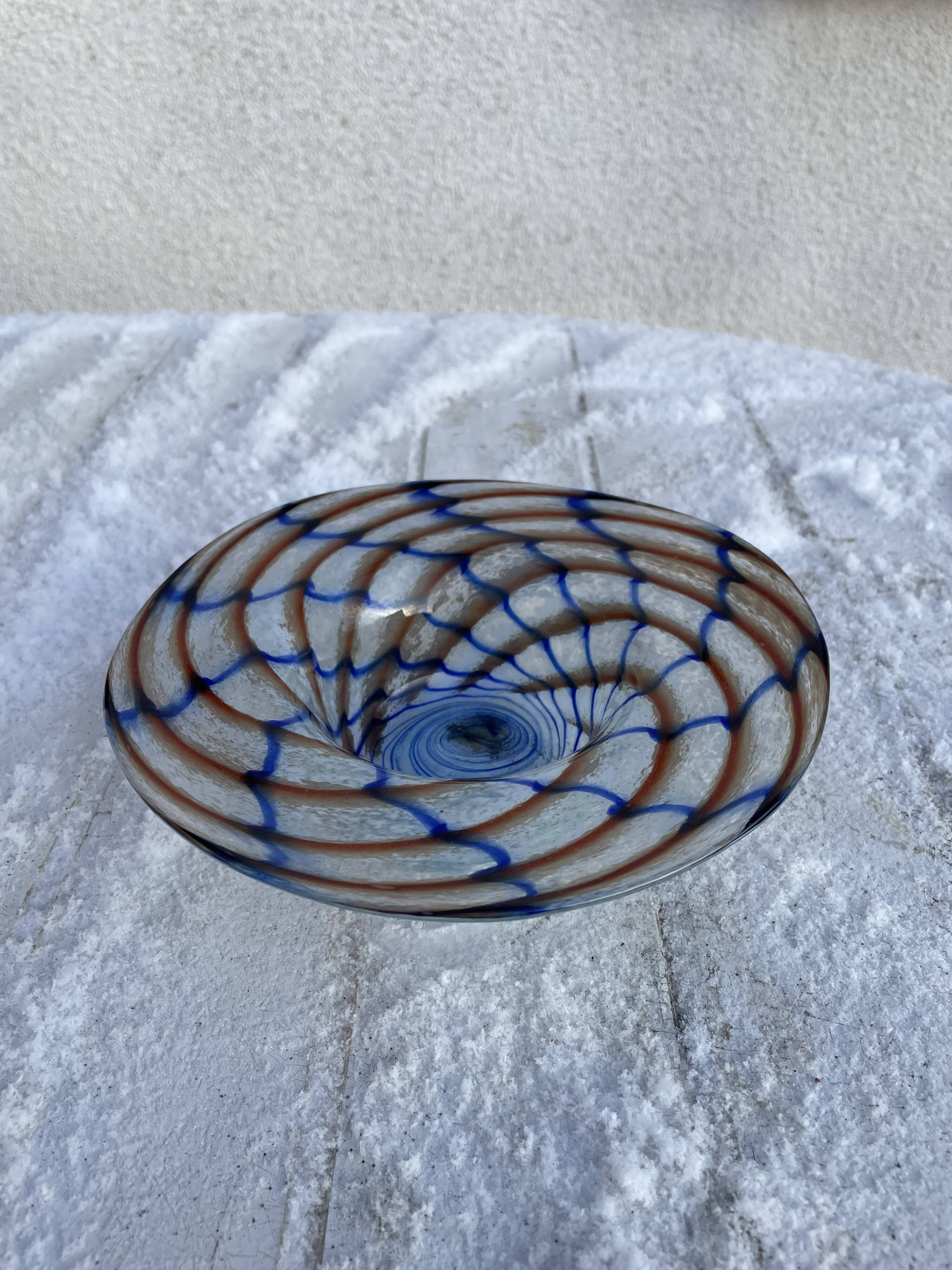 Set of 18 decorative items