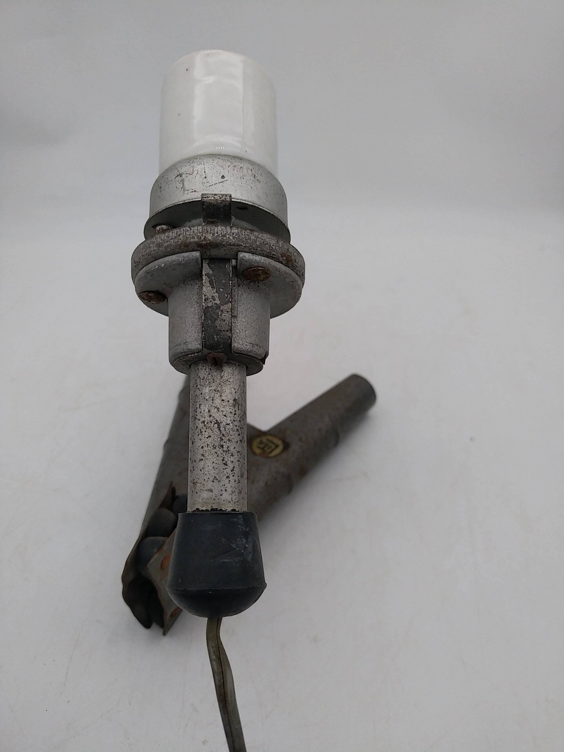 Lita clamp lamp. Porcelain socket. SGDG.