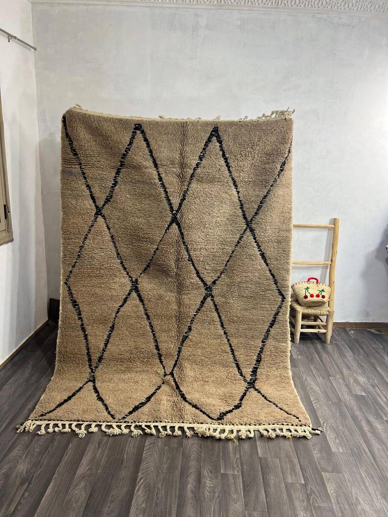 Moroccan wool rug 250cm x 150cm