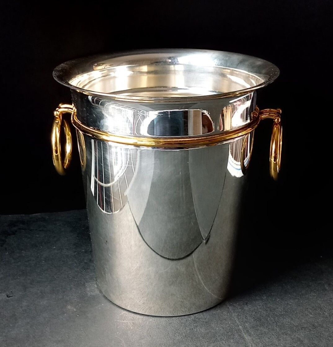 Orfevrerie Vuillermet - champagne bucket in silver metal and golden handles