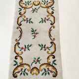 Floral wool carpet