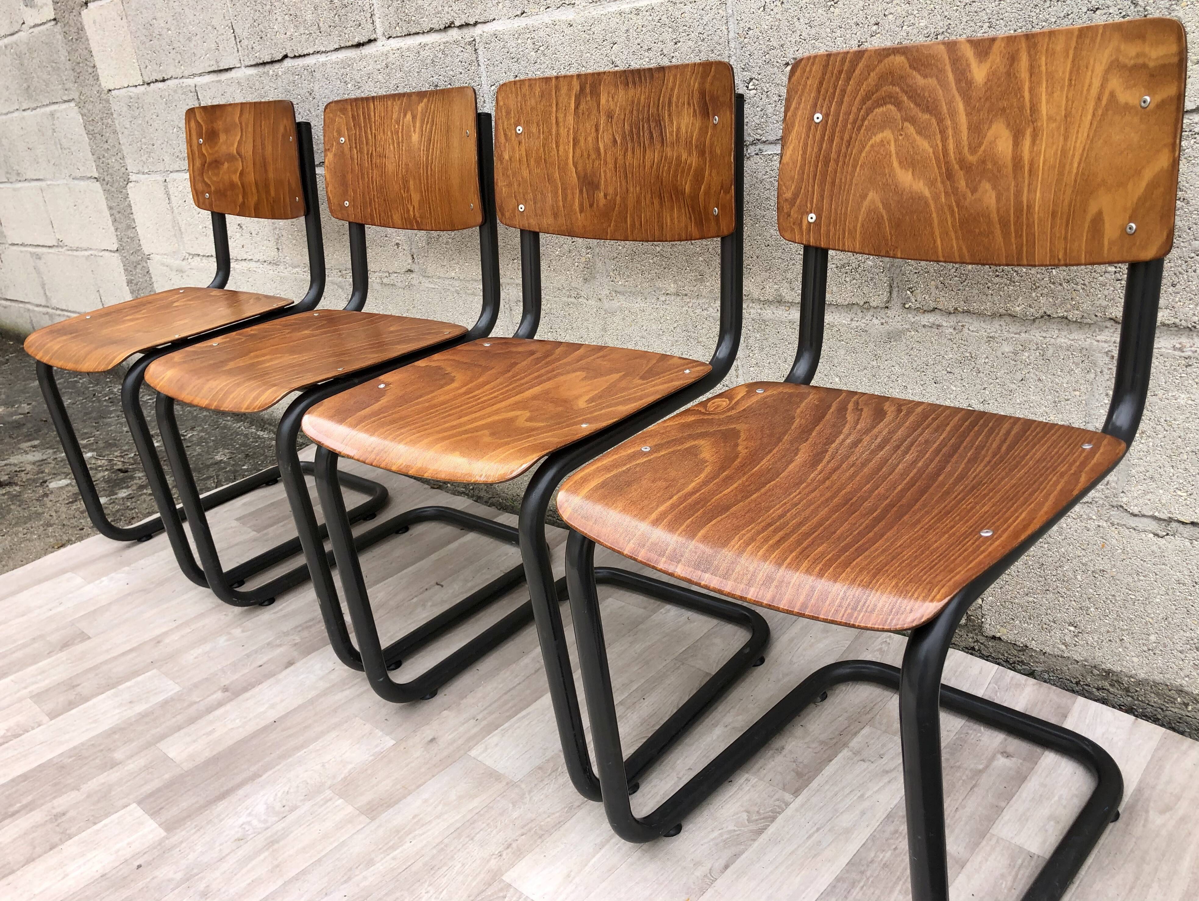 Lot of 4 chairs Vintage Arhend Cantilever oak color