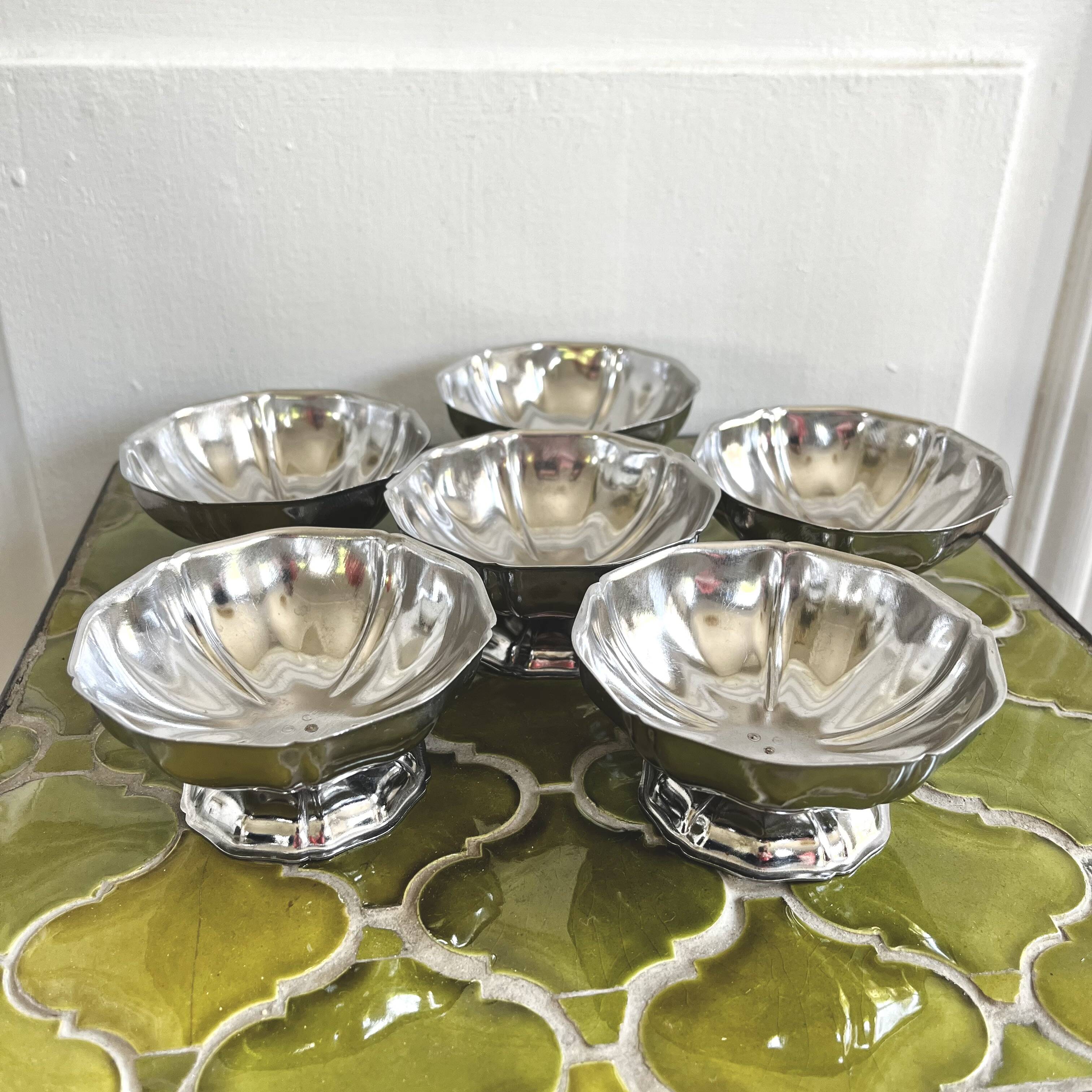 6 stainless steel bowls 1970