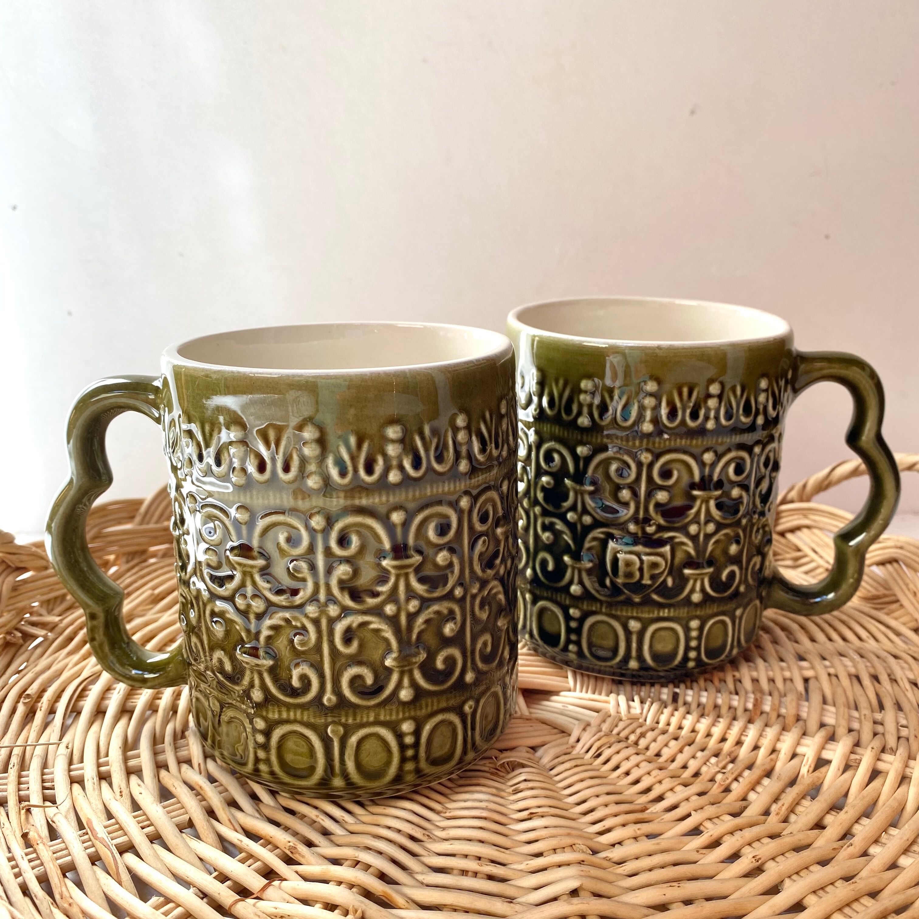 Vintage advertising Mugs cups