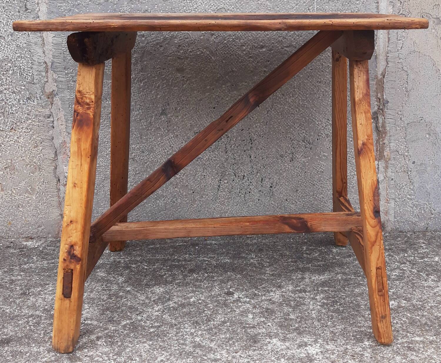 Table d'appoint (ou table basse) à brasero