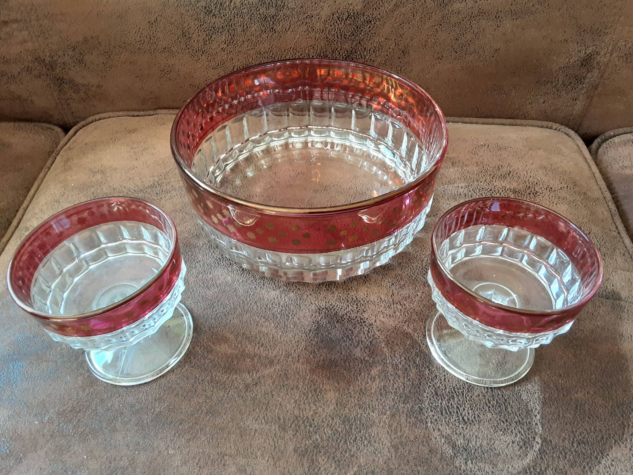 Salad bowl set and its 2 crystal cups