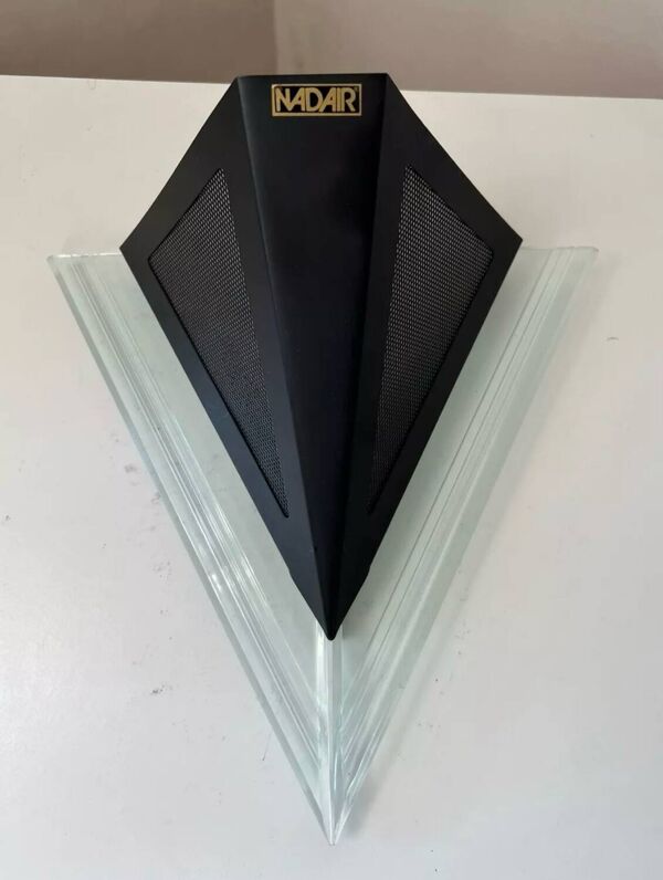 Applique lampe design style Memphis 1980 NADAIR triangle plexiglass