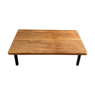 Table basse piétement métal et plateau bois exotique