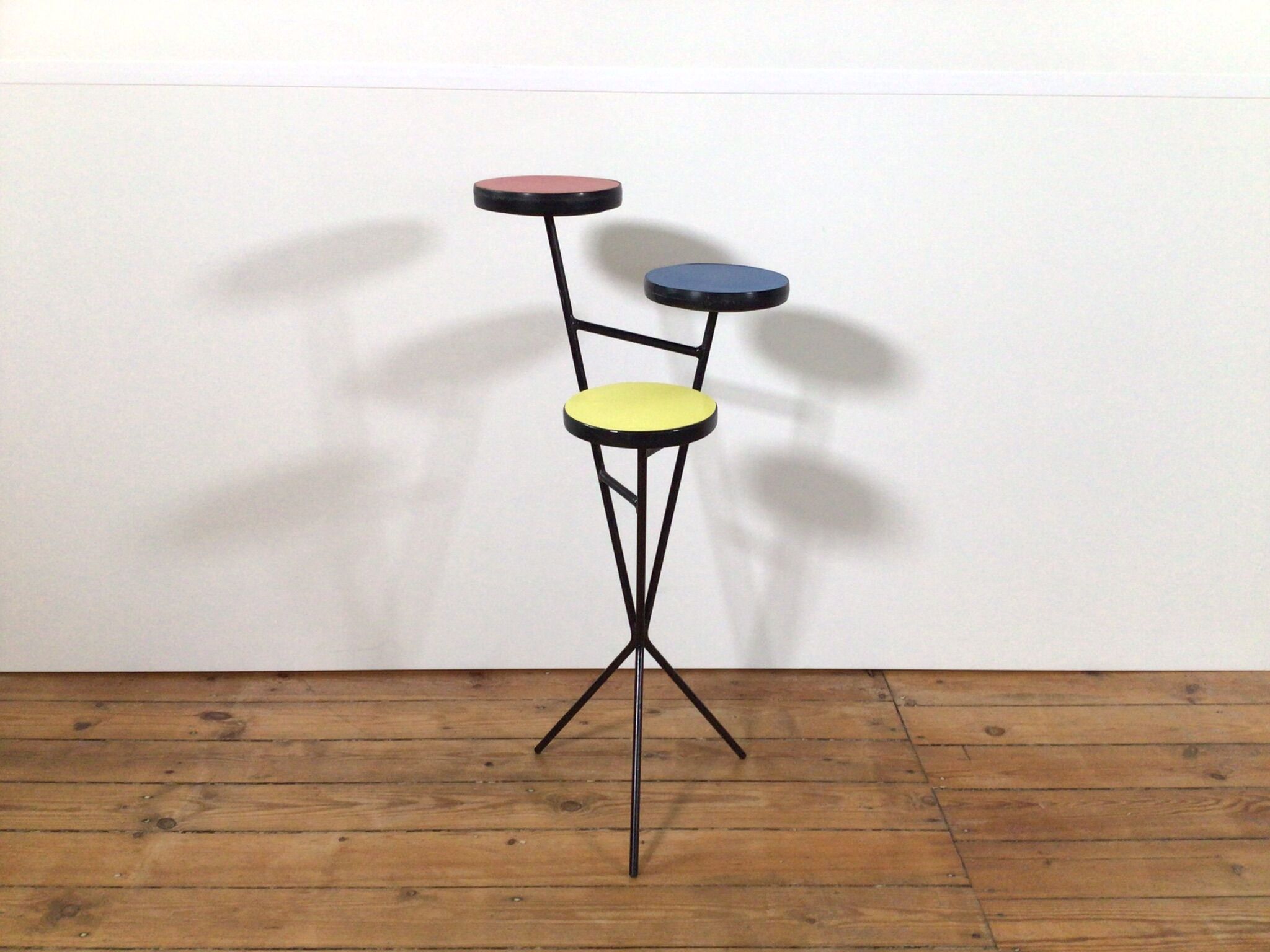 Colorfull side tabel