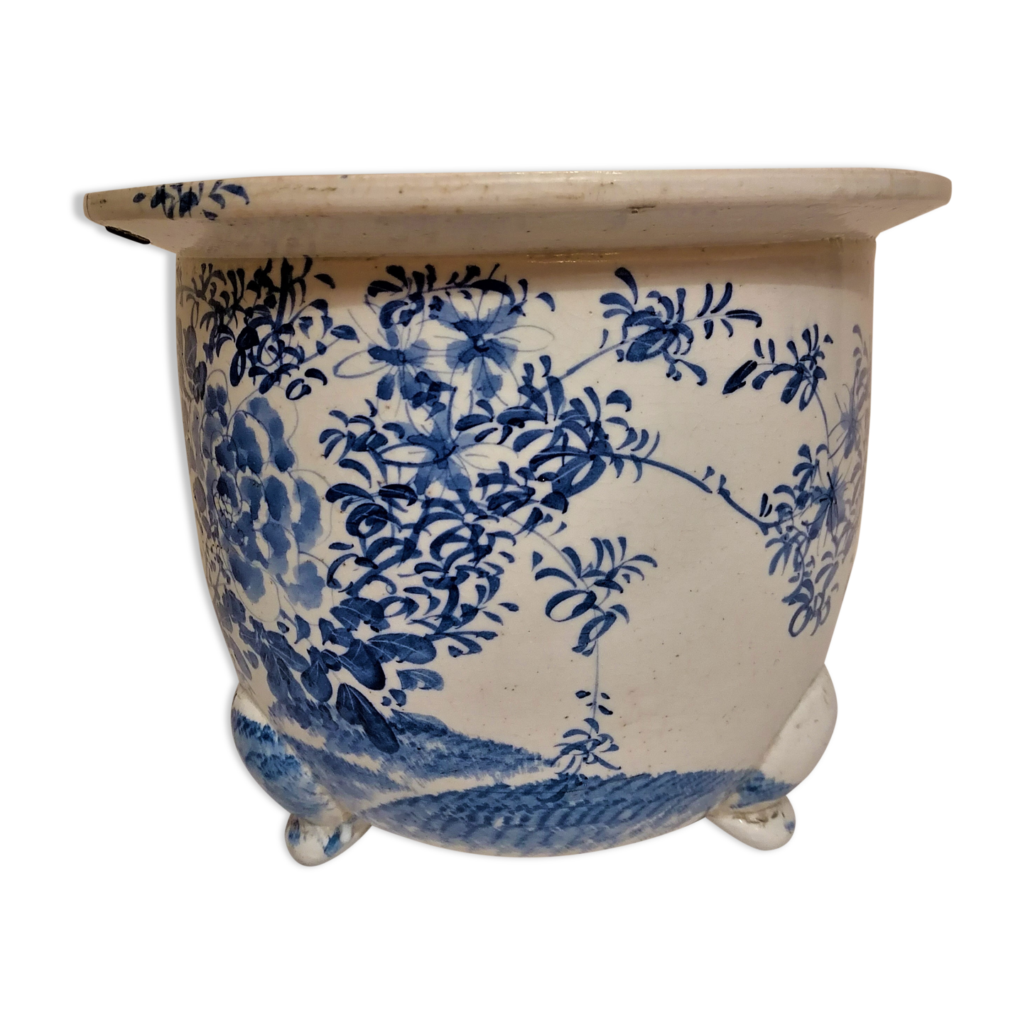 Important blue white porcelain pot cover. Japan. Meiji period (1868 - 1912)