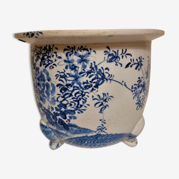 Important blue white porcelain pot cover. Japan. Meiji period (1868 - 1912)
