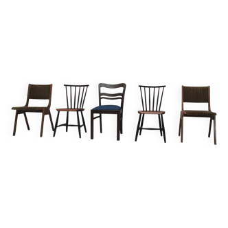 Cinq chaises du milieu du siècle