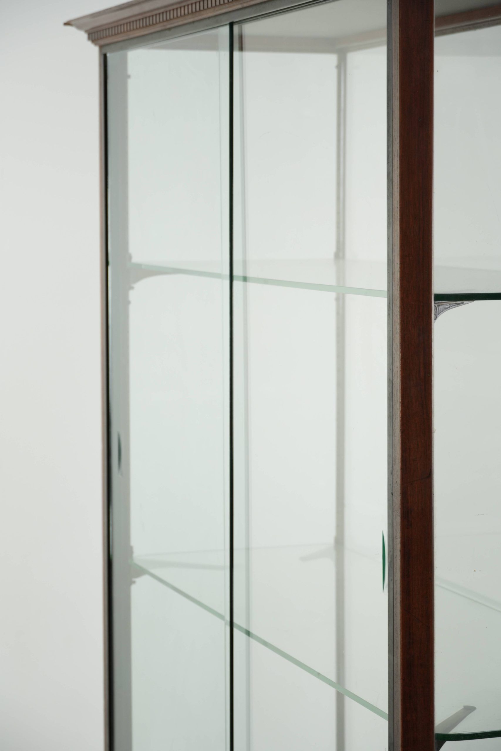 Vitrine en chêne anglais du 19ème siècle