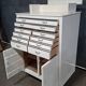 Meuble dentiste sur roulettes / meuble médical / commode à tiroirs