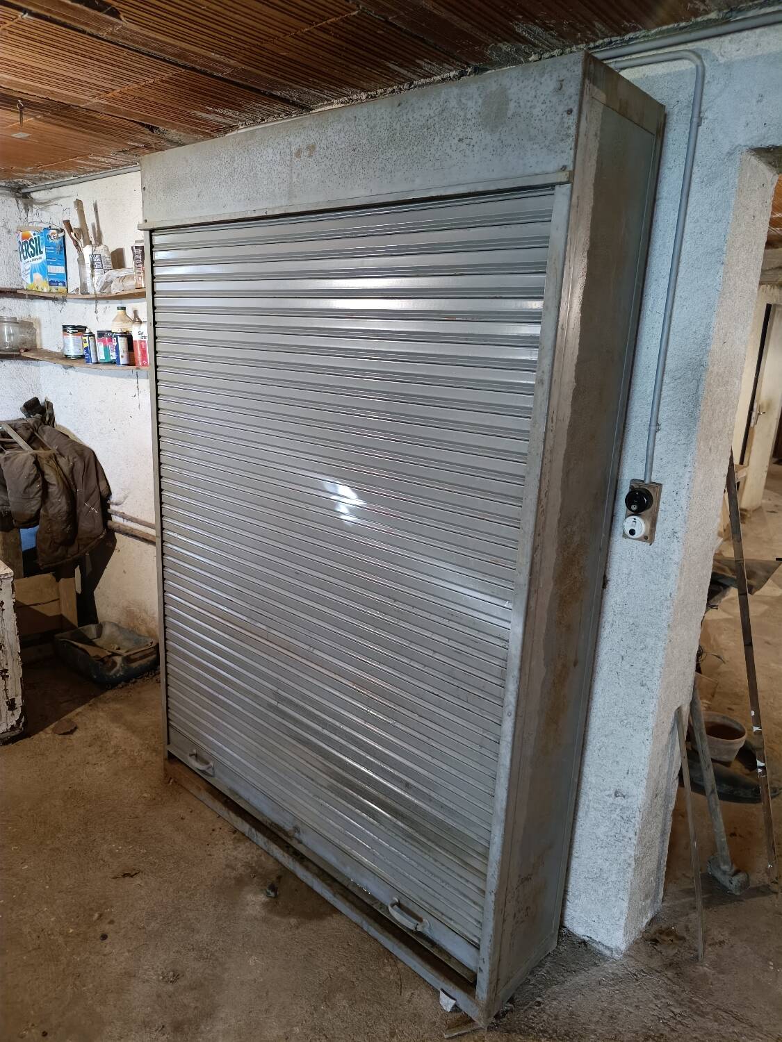 Industrial metal cabinet