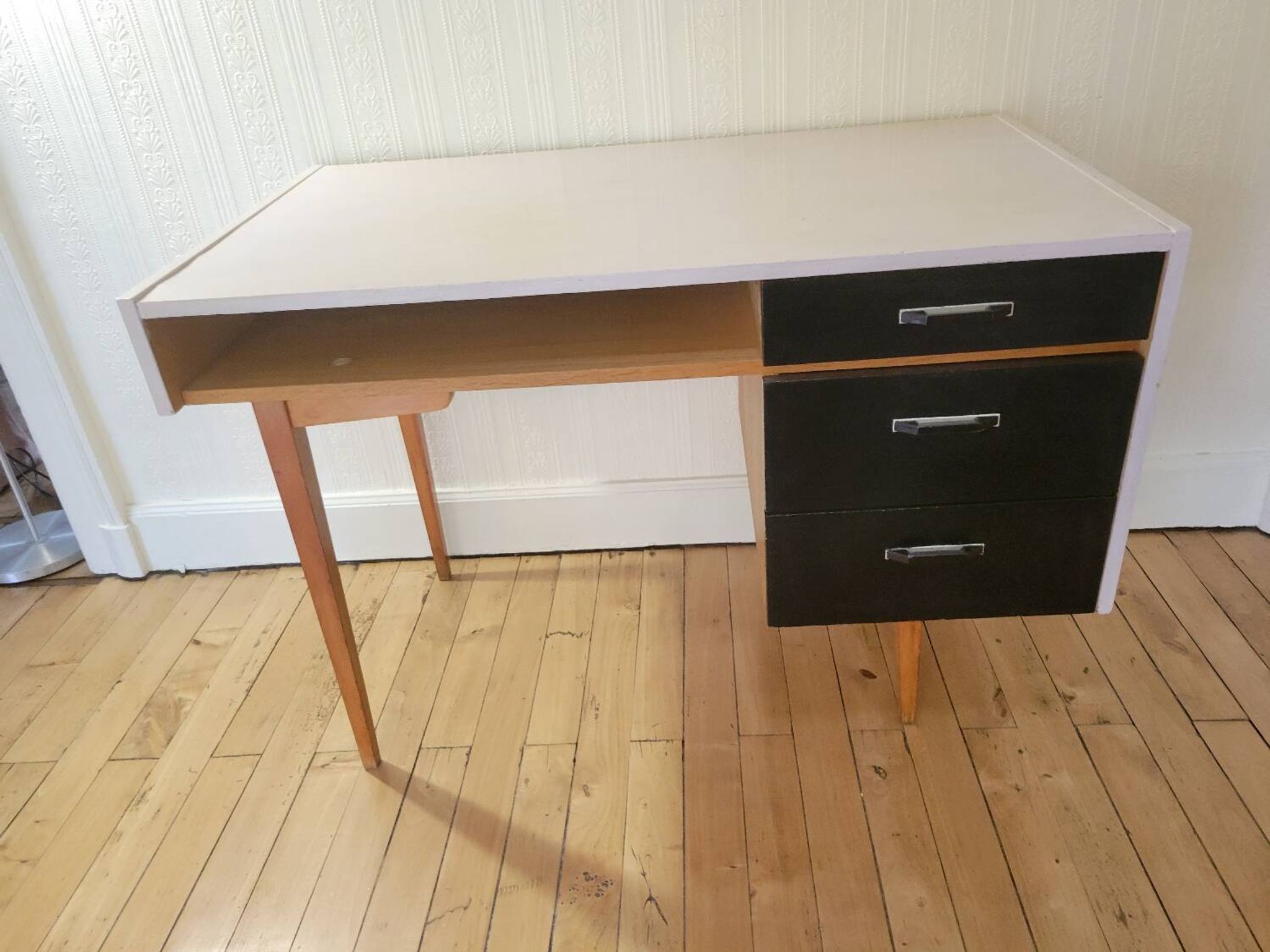 Bureau pieds compas vers1970