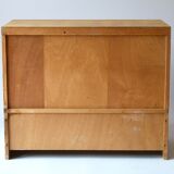 Storage cabinet