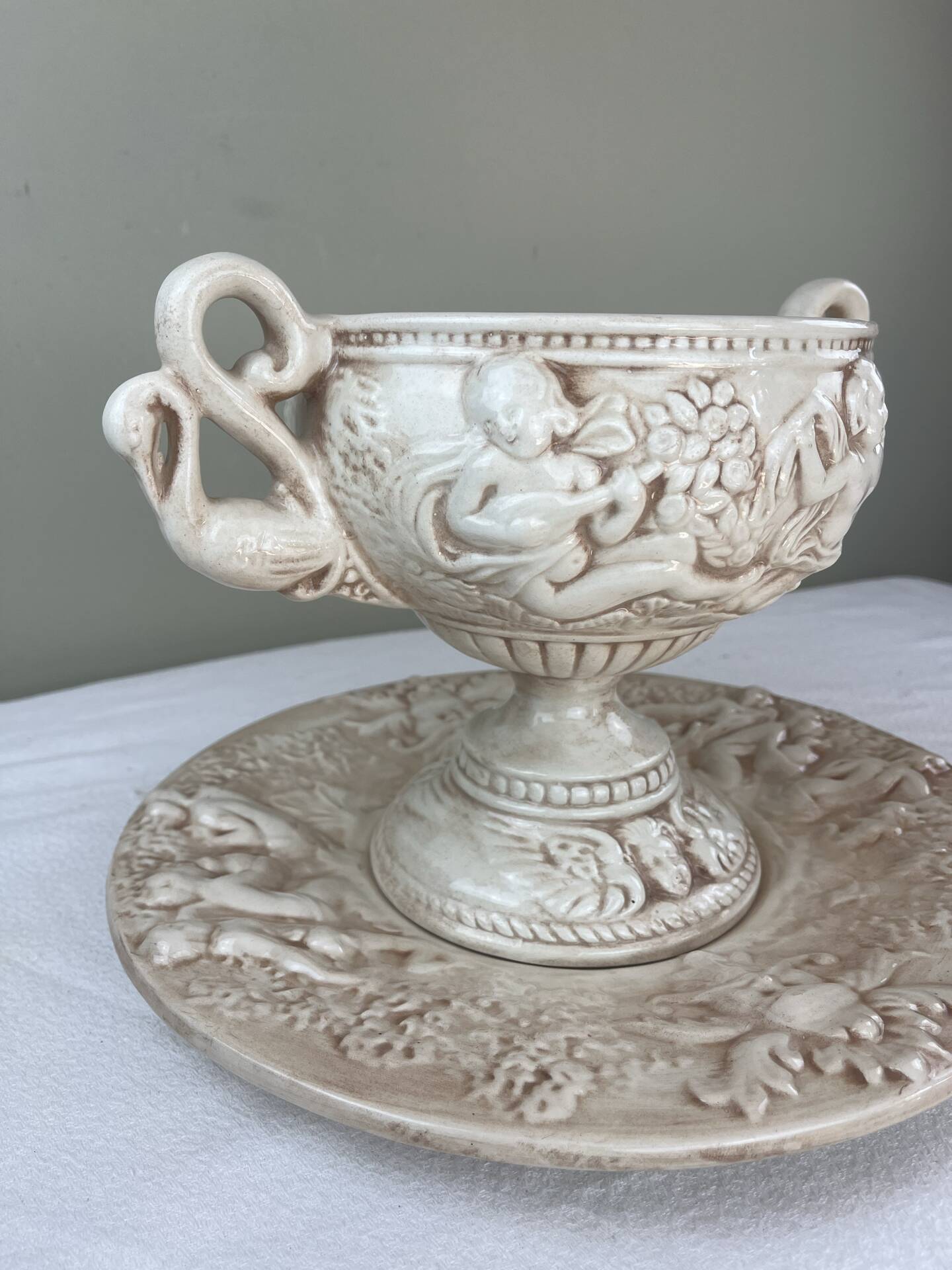 Ensemble Capodimonte – Coupe sur piédouche et plat décoratif