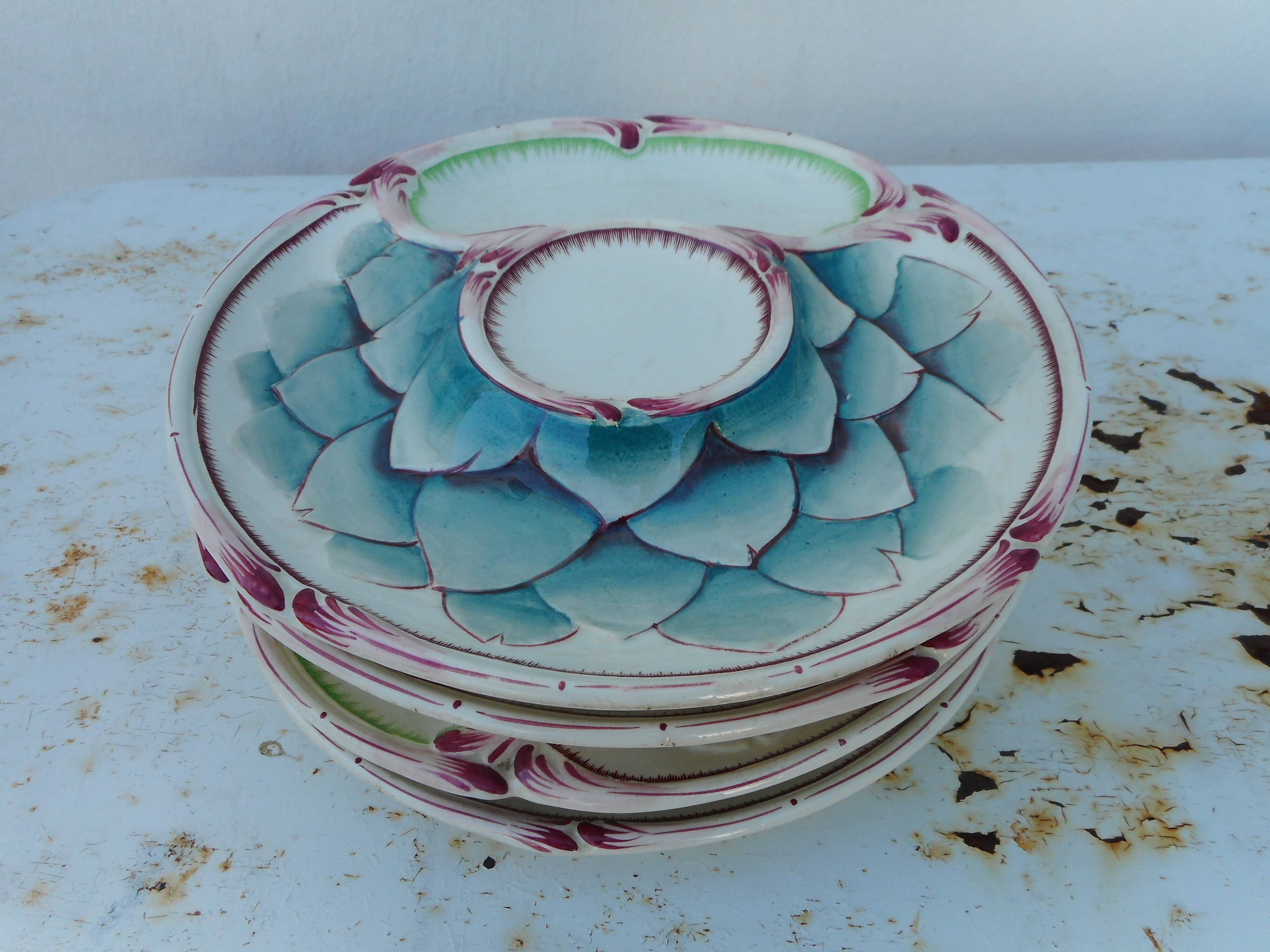 Set of four artichoke plates in earthenware