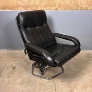 Chrome leather footrest in Danish design by Unico