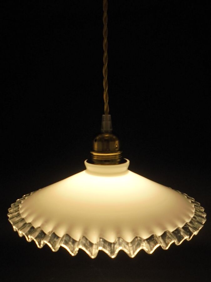 Suspension en opaline
