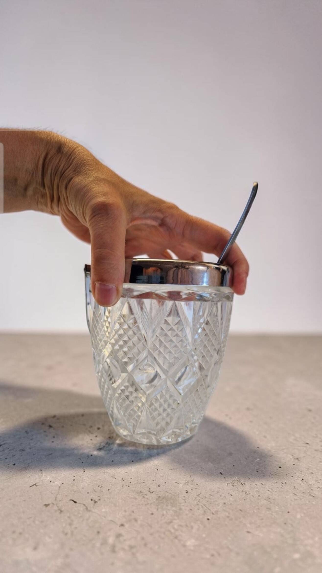 Seau a glaçon verre ciselé epais avec sa cuillere