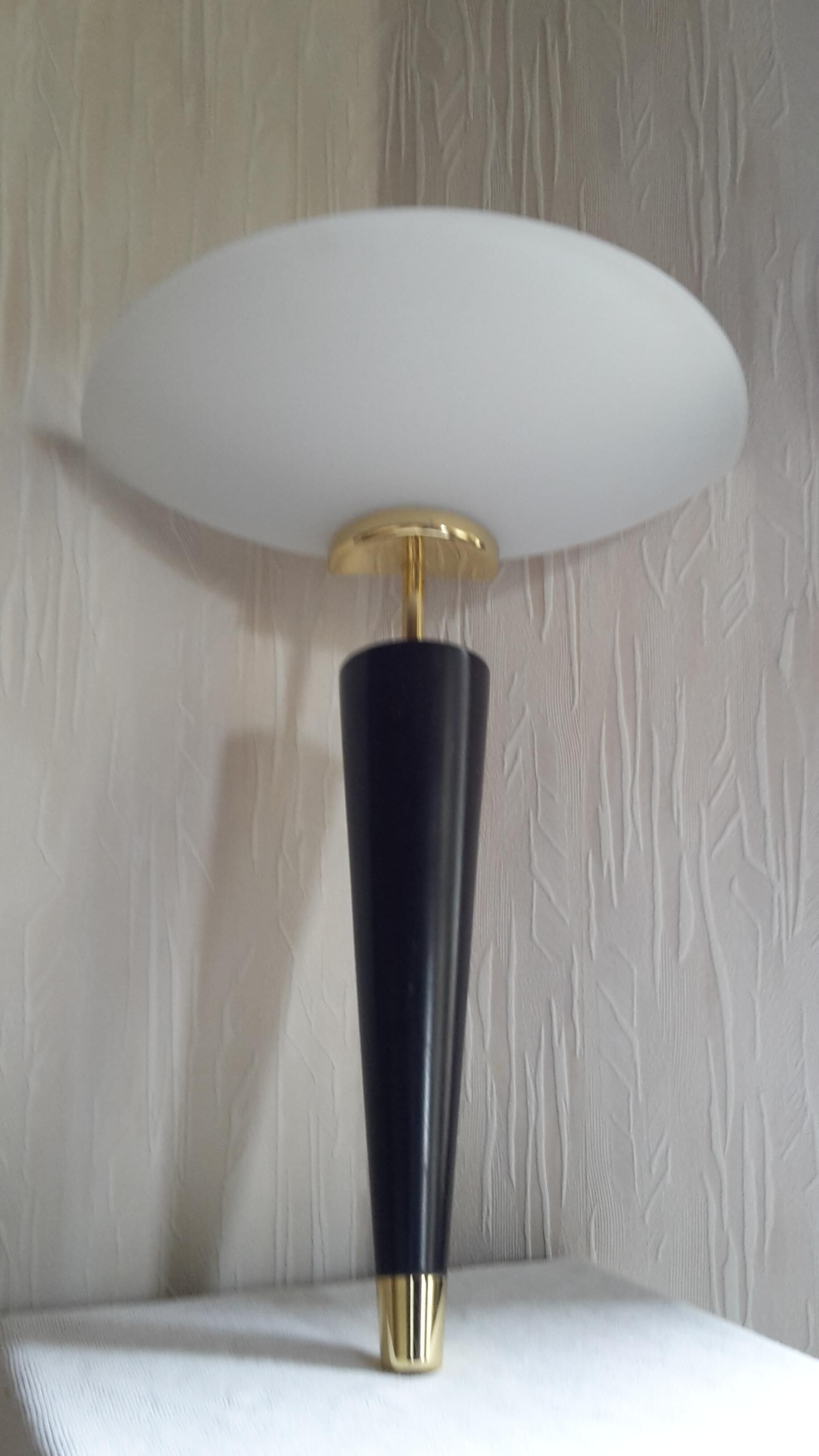 Applies "torch" vintage/design