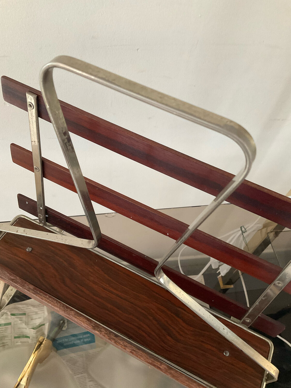 Vintage magazine rack in wood and aluminum