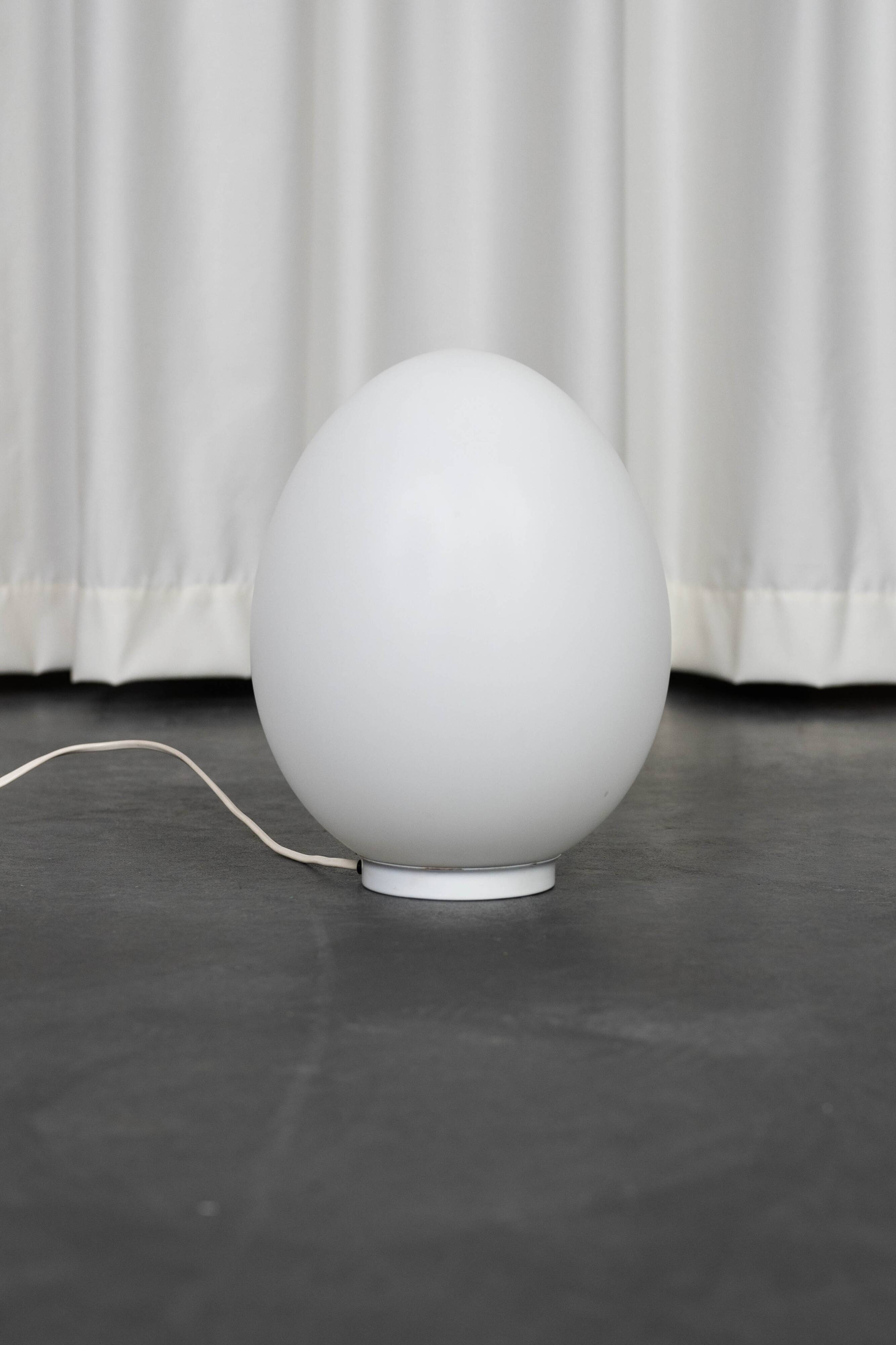 Vianne egg lamp Domec white glass edition, 1970