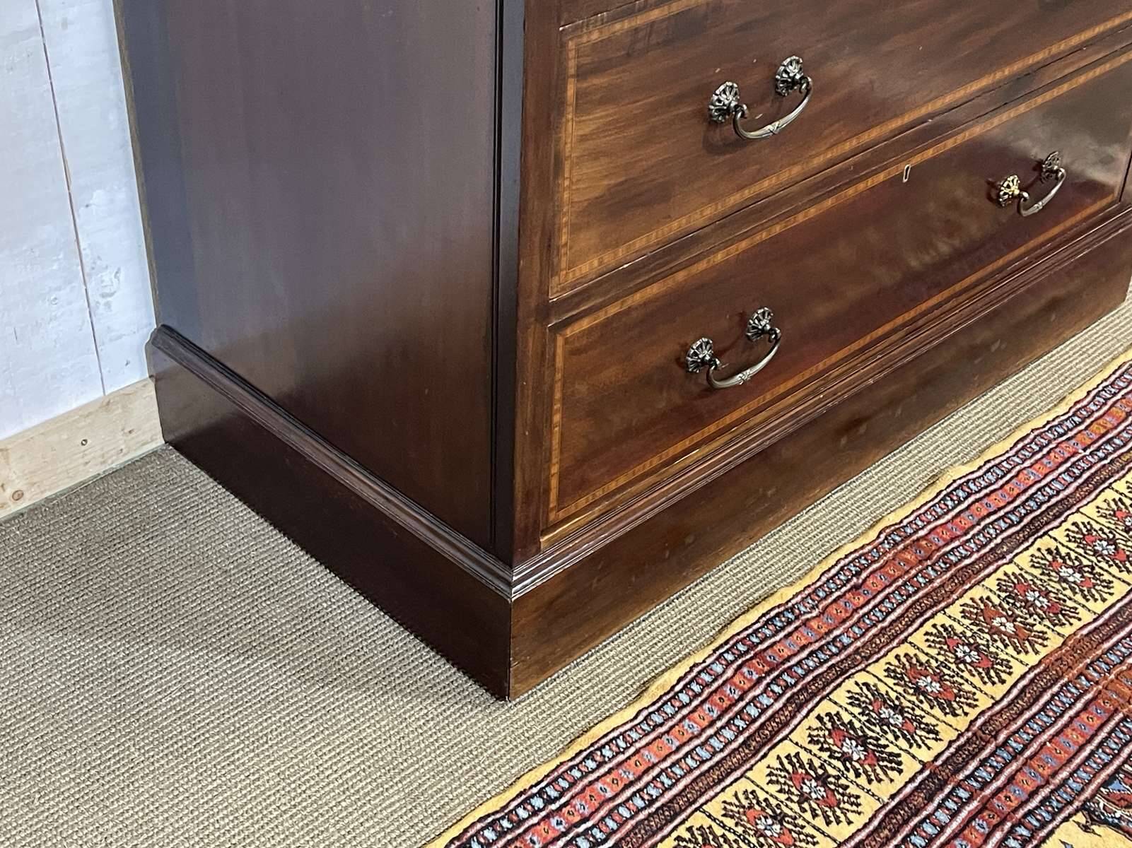 Commode anglaise début XXème en acajou