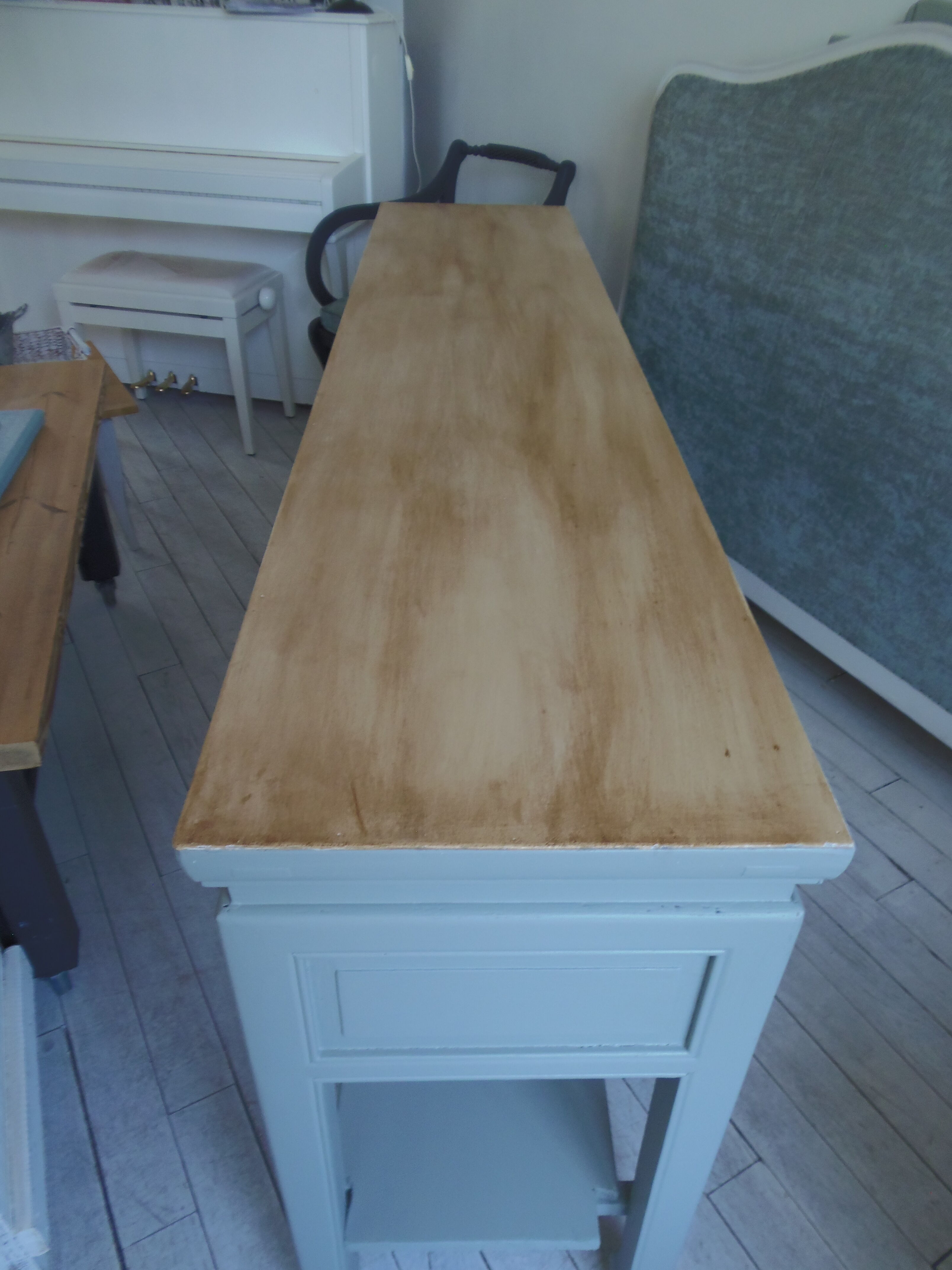 Console 5 drawers 1 re-enchanted tablet in gray green wooden top