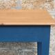 Table d’appoint ancienne rénovée – plateau bois naturel
