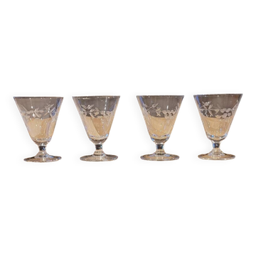 4 verres anciens en verre gravé
