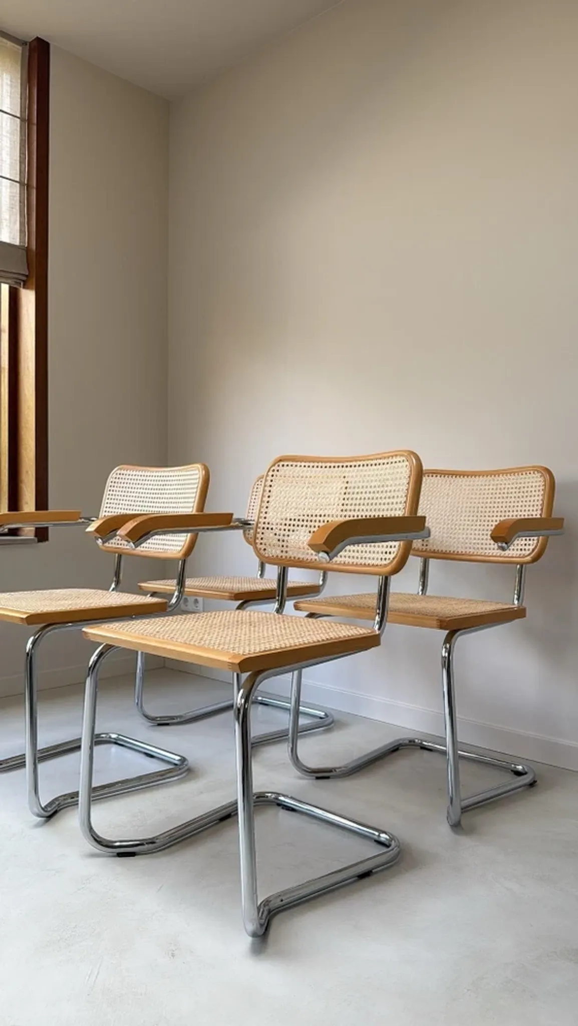 Quatre chaises Cesca vintage
