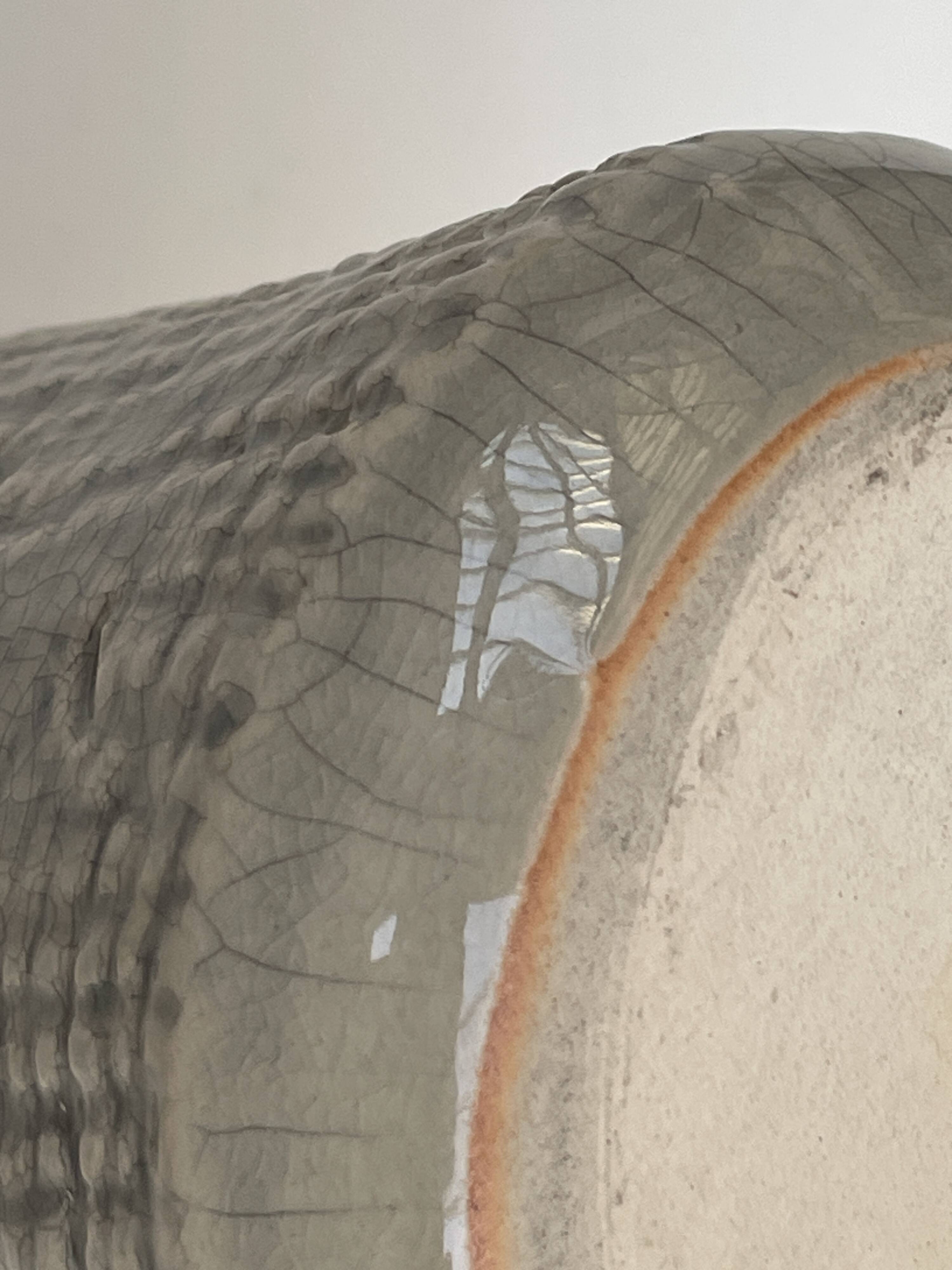 Textured artisanal vase – wabi-sabi / japandi ceramic