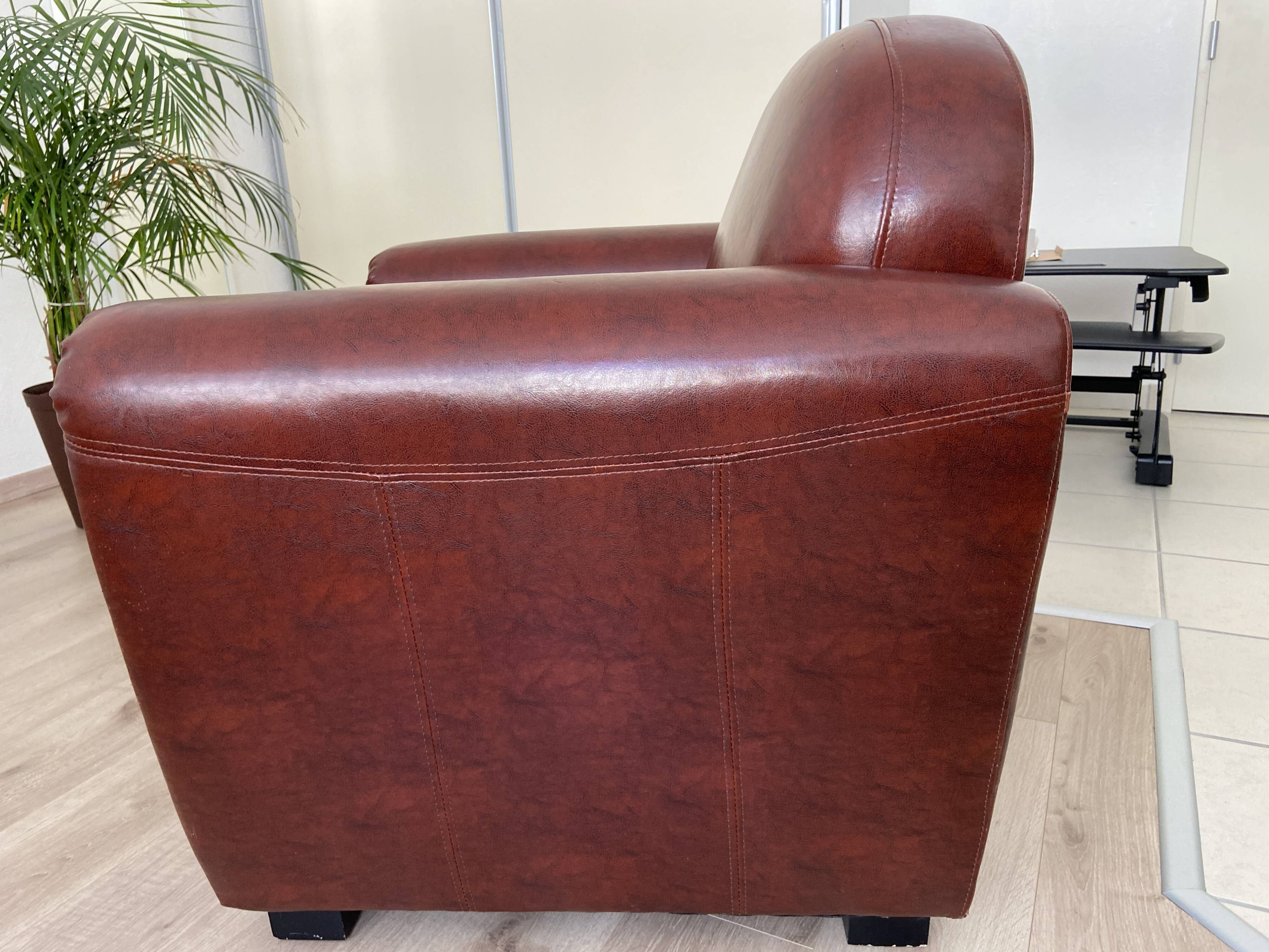Enzo Fratelli Leather Club Lounge