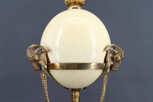 Lampe Néoclassique, Oeuf d’Autruche & Monture Animalière en Bronze, c. 1900