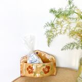 Empty pocket, soap holder wall