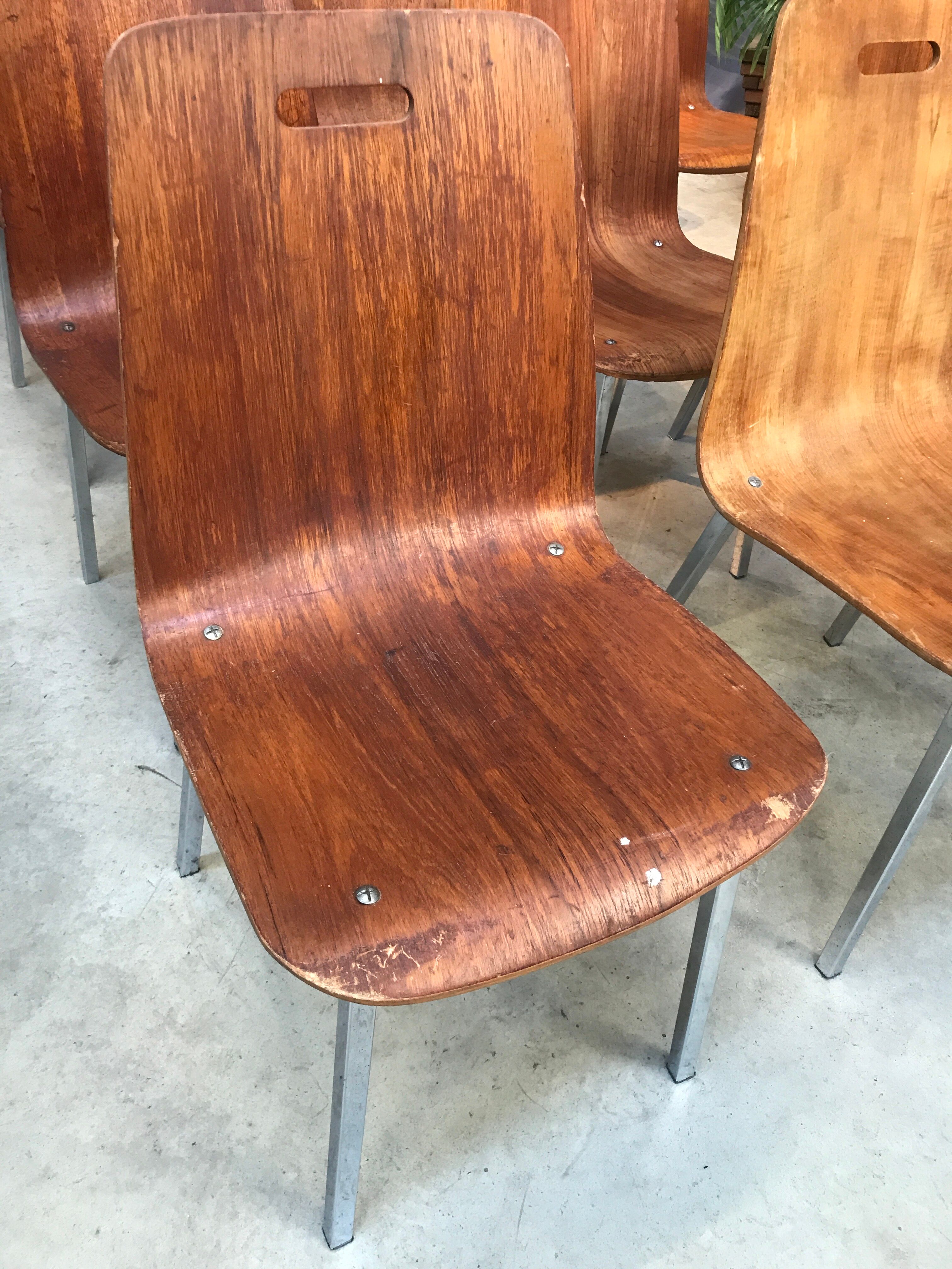 Lots of 13 vintage chairs in light wood