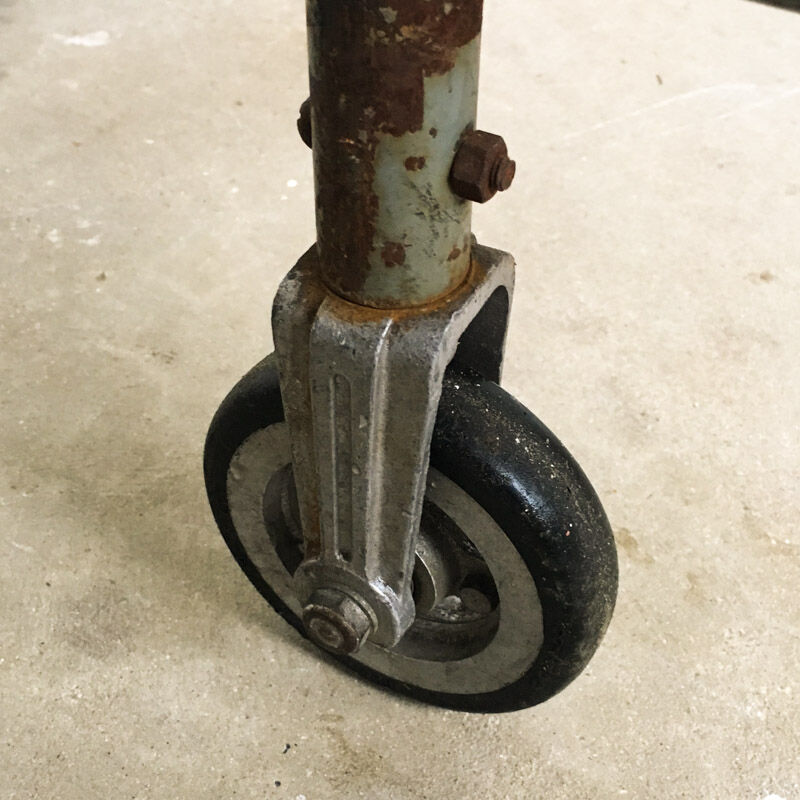 Mobile stool of workshop